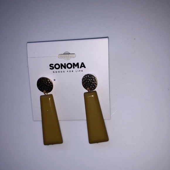 NWT Gold Drop Earrings - Picture 2 of 2